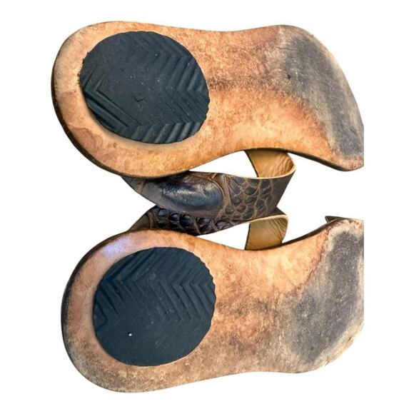 Cydwoq Hillary Toe Loop Sandal Women size 40 US 10 - Picture 8 of 8